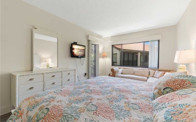 photo 4 of Siesta Dunes Beach 201 - Two Bedroom Condo