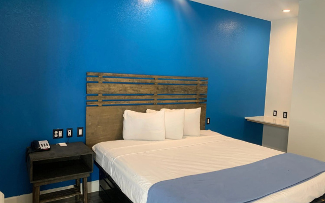 photo 3 of Signature Inn North Houston District