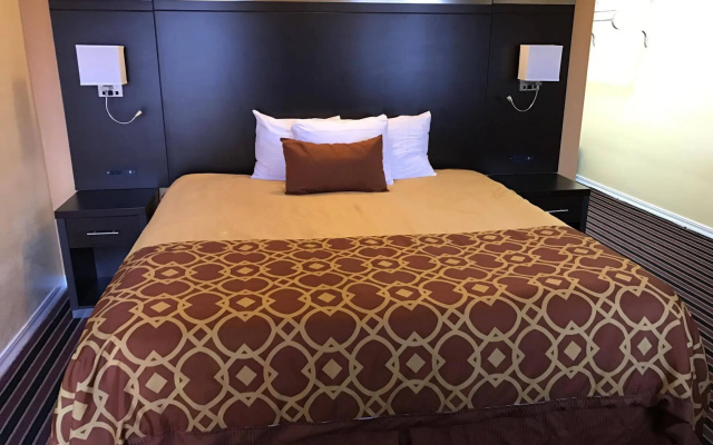 photo 5 of Signature Inn Medford Downtown