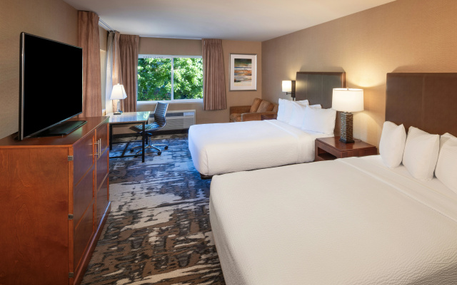 photo 3 of Silver Cloud Inn University