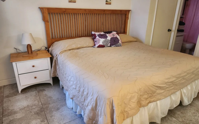 photo 2 of Silver Sands Motel