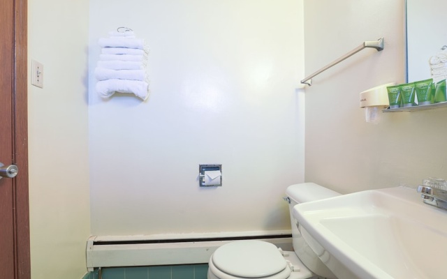 photo 3 of Love Hotels Silver Street by OYO at Hurley WI