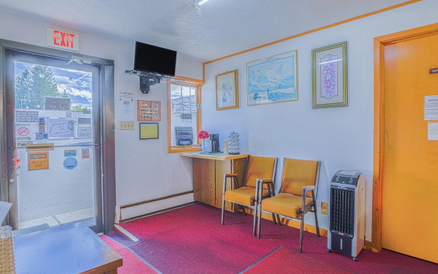 photo 3 of Love Hotels Silver Street By Oyo At Hurley Wi