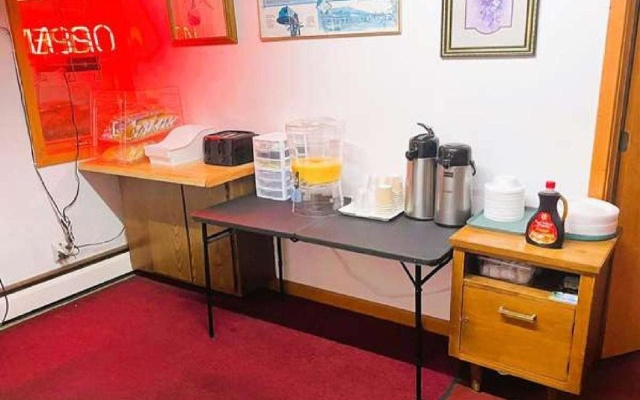 photo 4 of Love Hotels Silver Street By Oyo At Hurley Wi