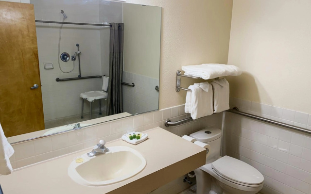 photo 5 of Sisters Inn And Suites