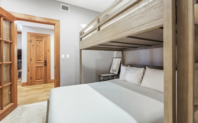 photo 5 of Ski-in Ski-out 1 Br+den In Exclusive Horizon Pass 1 Bedroom Condo by RedAwning