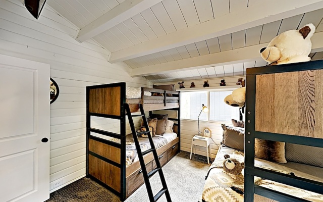 photo 5 of Skyland Hideaway W/ Private Beach By Wood Slopes 3 Bedroom Cabin