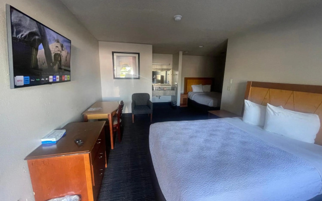 photo 2 of Skyway Inn SeaTac