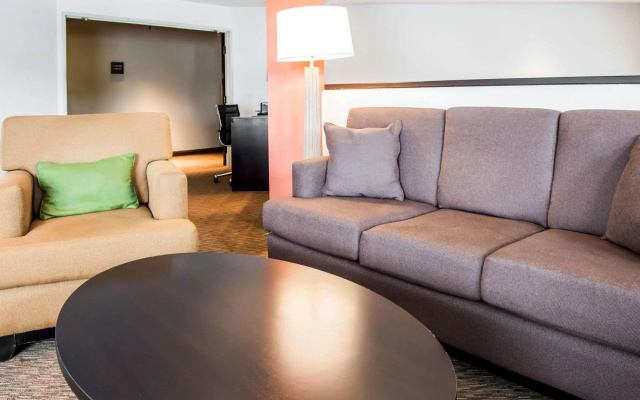 photo 4 of Quality Inn Bridgeport - Clarksburg