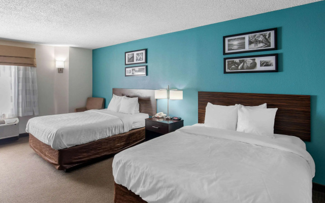 photo 4 of Clarion Inn & Suites DFW North