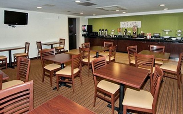 photo 3 of Sleep Inn JFK Airport NY 382 Hotel
