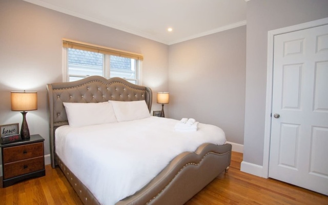 photo 3 of Sleep10 2 Full Bath 5bed Near Northend & Dowtown