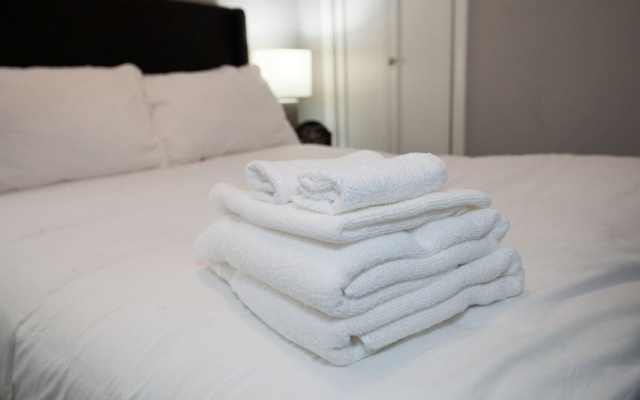 photo 5 of Sleep10 2 Full Bath 5bed Near Northend & Dowtown