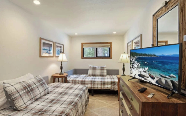 photo 2 of Snowshoe Cabin 3 Decks, BBQ & Hot Tub!
