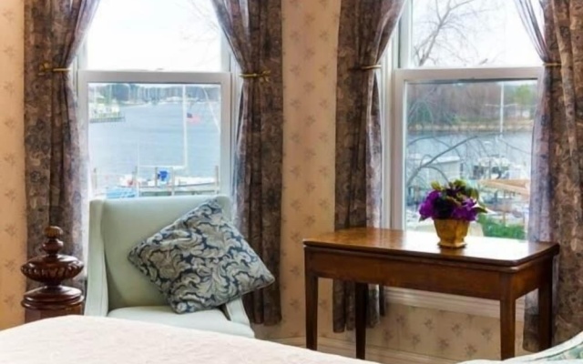 photo 2 of Solomons Victorian Inn