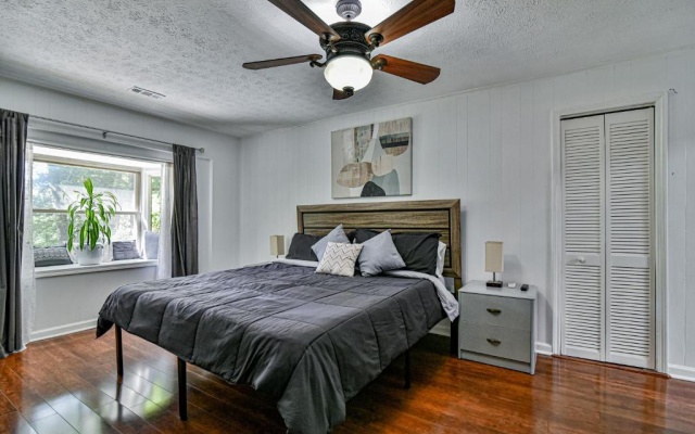 photo 4 of South Asheville home with hot tub just 11 miles to downtown
