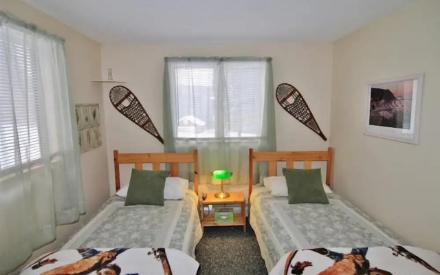 photo 2 of South Londonderry Home, Walk to Magic Mtn Ski Area