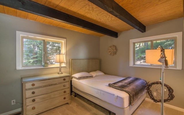 photo 2 of South Shore 5 Bedroom Holiday Home By Tahoe Truckee