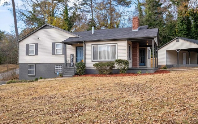 photo 3 of Southern Charm l 5BR l Sleeps 14 l A Location