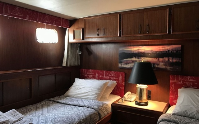 photo 5 of Southern Comfort Yacht