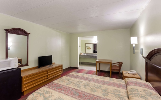 photo 5 of Rodeway Inn South Point