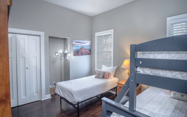 photo 5 of Southtown Classic 3BR/2BA mins from Downtown