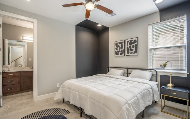 photo 4 of Spacious 3 Bed House near MD Anderson