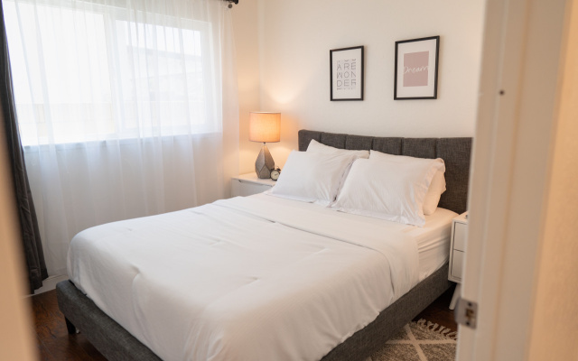 photo 4 of SPACIOUS 4-BEDROOM HOME WITH LARGE YARD AND GARAGE NEAR KNOTT'S BERRY FARM (p67)