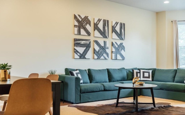 photo 2 of Spacious and Airy Apartment for Big Groups!