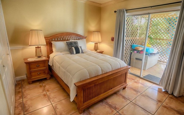 photo 3 of Spacious & Conveniently Located Miami Airport Home