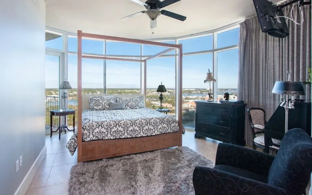 photo 3 of Spacious Four Bedroom With Wrap-around Balcony - Unit Tpd0901