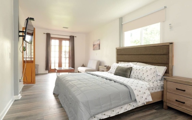 photo 3 of Spacious House on Melrose w Private Backyard Gym