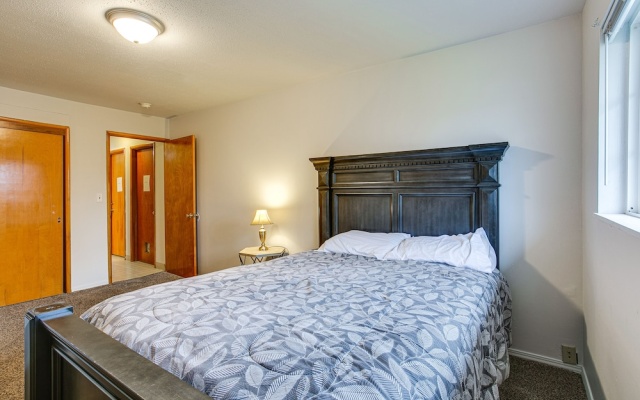 photo 3 of Spacious Lakewood Home - 10 Mi to Downtown Tacoma!