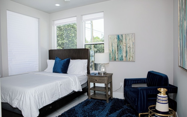 photo 5 of Spacious Luxe 3BD Townhome in Dwtn HTX.