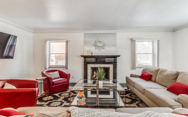photo 4 of Spacious Luxury Home 5 min to Detroit Golf Club