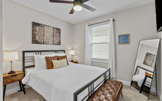 photo 4 of Blue Door Bungalow | JZ Vacation Rentals