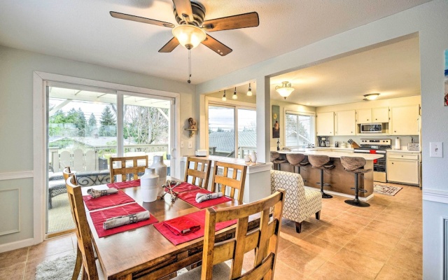 photo 5 of Spacious Tacoma Getaway: 2 Mi to Old Town!