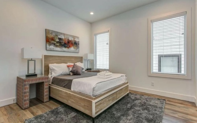 photo 4 of Spacious Tranquil Rooftop Pad on 8th by Music City Luxury Stays