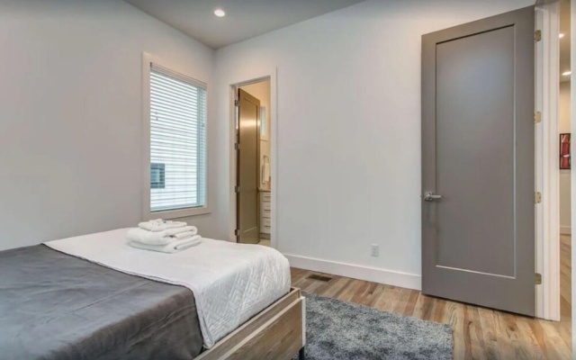photo 5 of Spacious Tranquil Rooftop Pad on 8th by Music City Luxury Stays