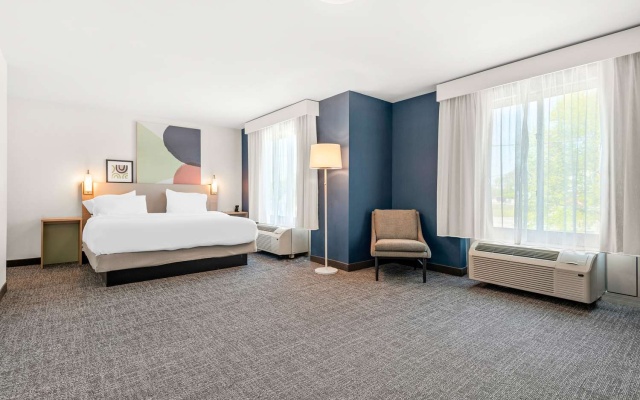 photo 3 of Spark By Hilton Exton