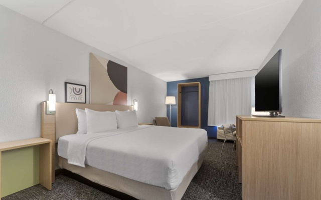 photo 3 of Spark By Hilton Grand Prairie