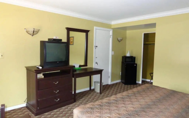 photo 5 of Spartan Motel