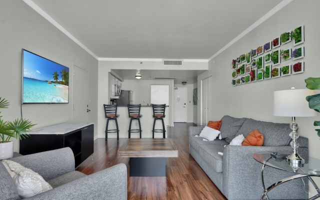 photo 4 of Spectacular Bay View 1bd 2baths in Grove