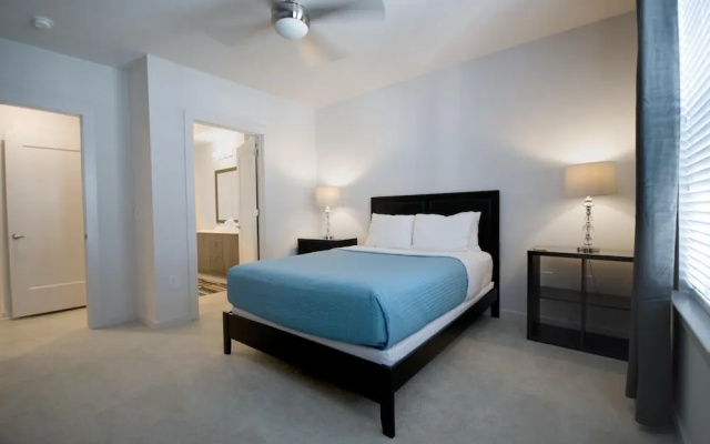photo 3 of S2bb Bright 2-br Midtown Apartment With Pool and Gym