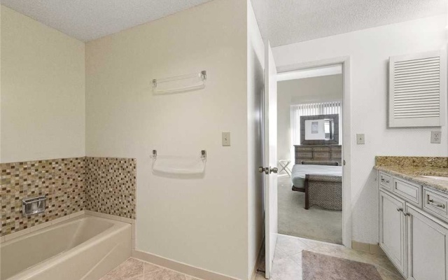 photo 2 of Spinnakers Reach 832 - Three Bedroom Condo