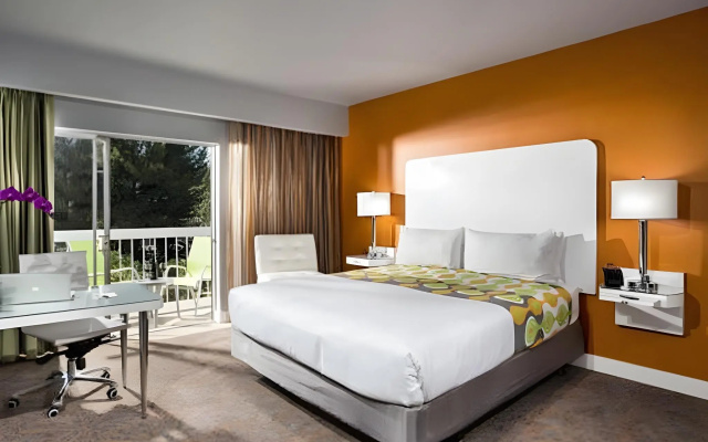 photo 2 of Sportsmens Lodge Hotel