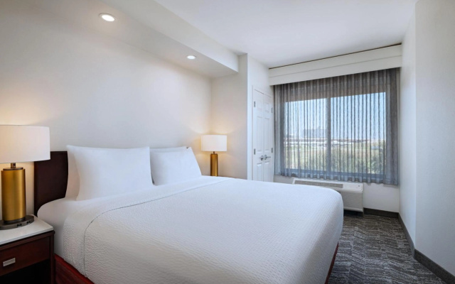 photo 4 of SpringHill Suites by Marriott DFW Airport East/Las Colinas