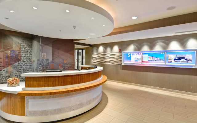 photo 2 of SpringHill Suites Cincinnati Airport South