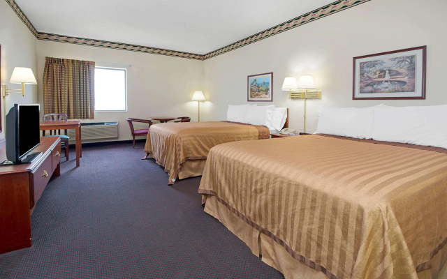 photo 4 of Travelodge by Wyndham St. Louis