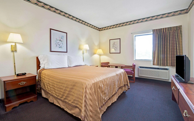 photo 5 of Travelodge by Wyndham St. Louis